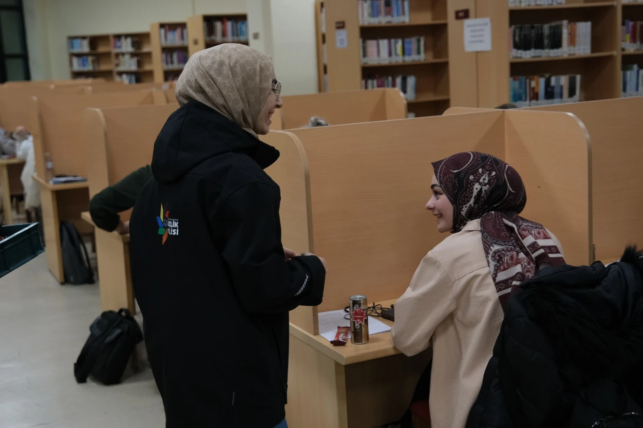 Konya Büyükşehir Belediyesi Gençlik Meclisi'nden Sınavlara Hazırlanan Öğrencilerimize Destek